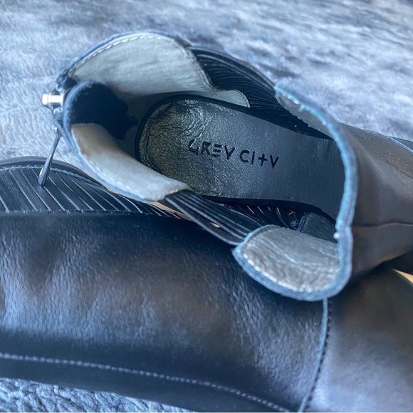 Grey City Slash Wood Cutout Wedges